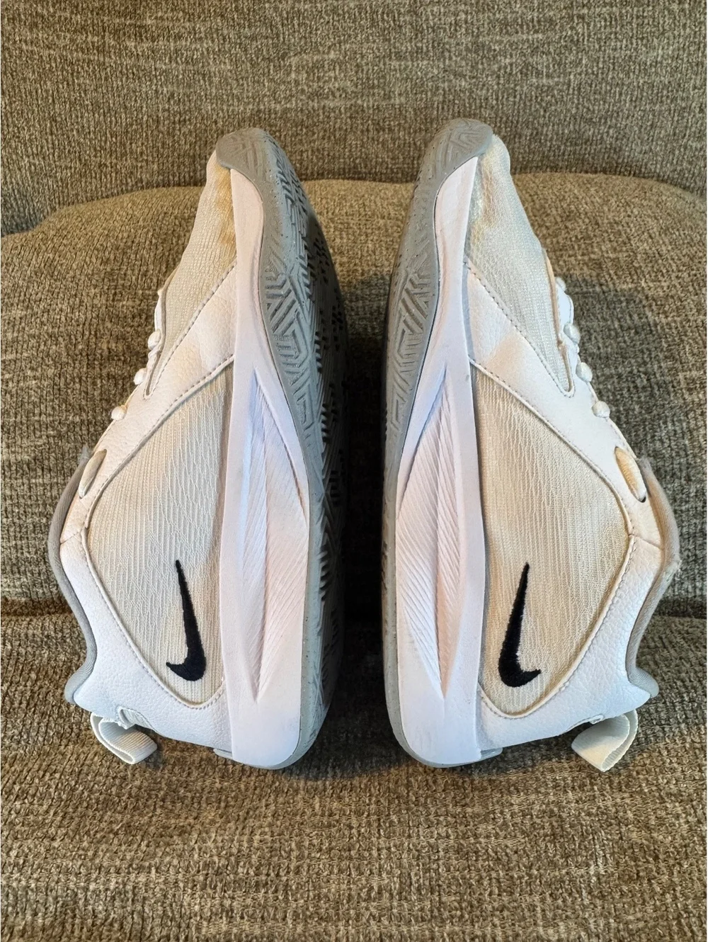 Nike Giannis Freak 6 GS Basketball Shoes White Black FQ7378-101 Size 3Y